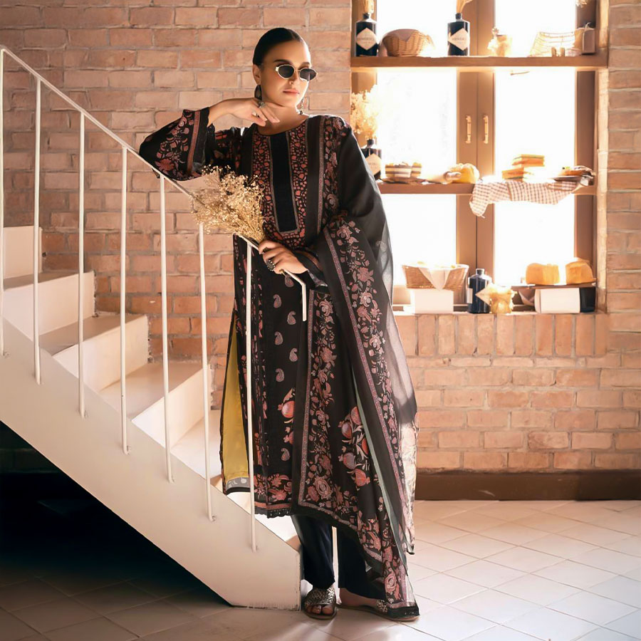 Black  Lawn  Casual Wear Salwar Kameez