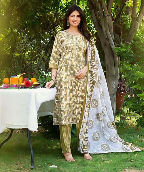 Green  Cotton Casual Wear Salwar Kameez in ipswich