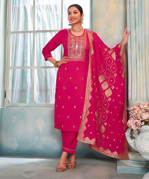 Red  Vertican  Casual Wear Salwar Kameez in walsall