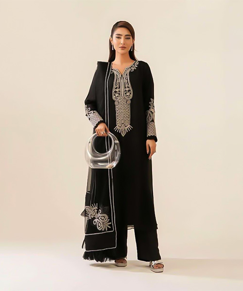 Black  Lawn Casual Wear Salwar Kameez in northampton