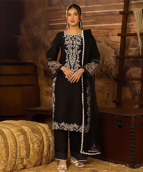 Black  Lawn Casual Wear Salwar Kameez in northampton