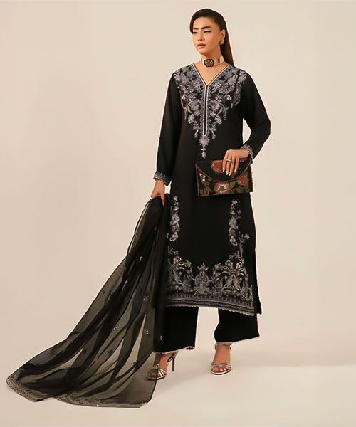 Black  Lawn Casual Wear Salwar Kameez in northampton