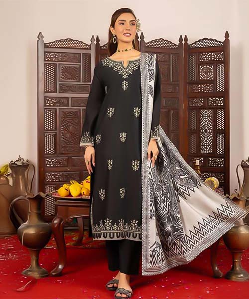 Black  Lawn Casual Wear Salwar Kameez in northampton