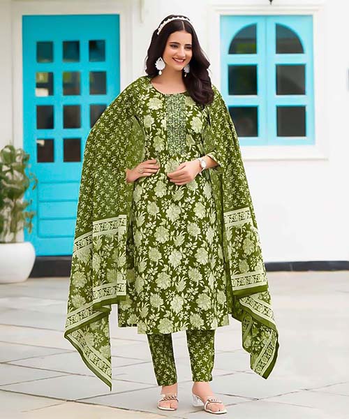 Green  Cotton Casual Wear Salwar Kameez in middlesbrough