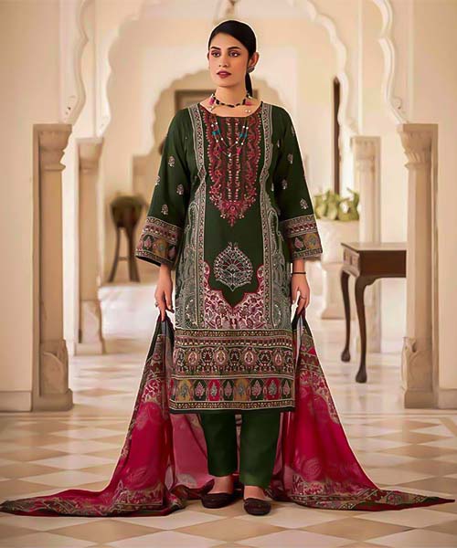 Green  Cotton Printed Salwar Kameez in bath