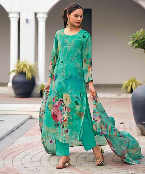 Green  Georgette Party Wear Salwar Kameez in peterborough